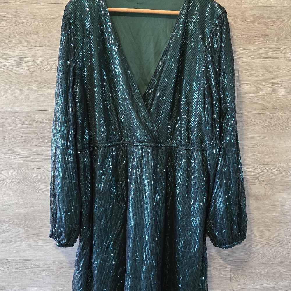 Emerald Sequin V-Neck Dress